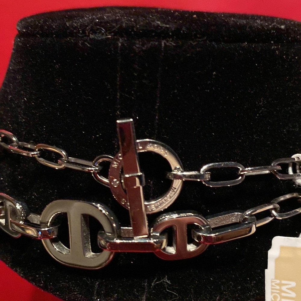 Michael Kors Beautiful Long Logo Necklace New WithTags - Picture 11 of 16